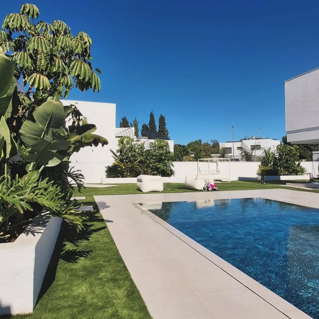 Instagram post from florisimo.jardines. This post is in position 4.