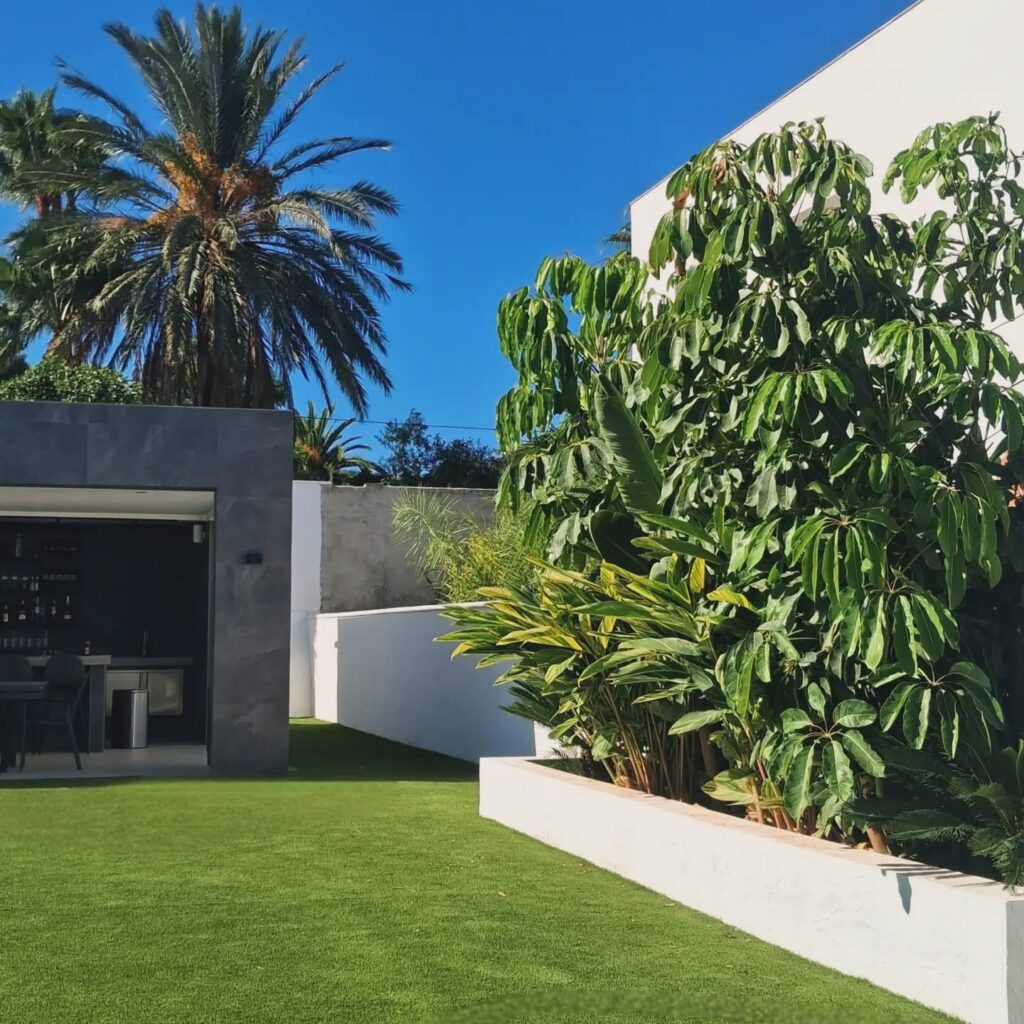 Instagram post from florisimo.jardines. This post is in position 2.
