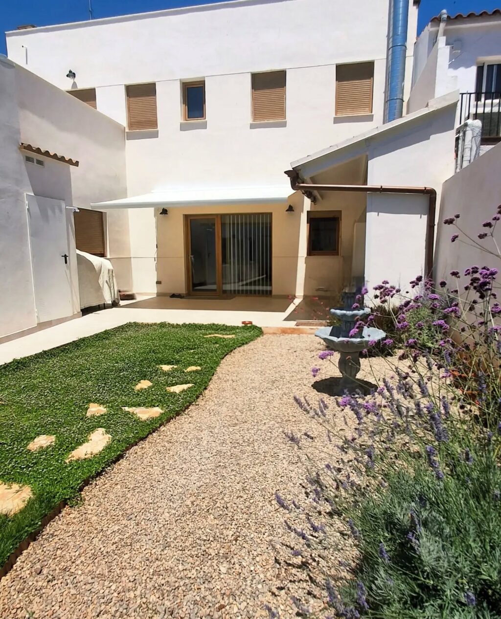 Instagram post from florisimo.jardines. This post is in position 2.