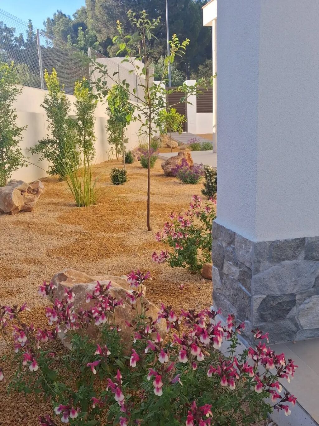 Instagram post from florisimo.jardines. This post is in position 4.