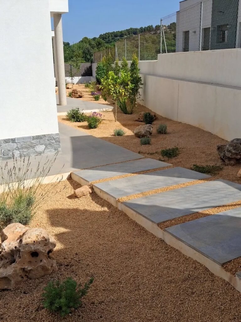 Instagram post from florisimo.jardines. This post is in position 3.