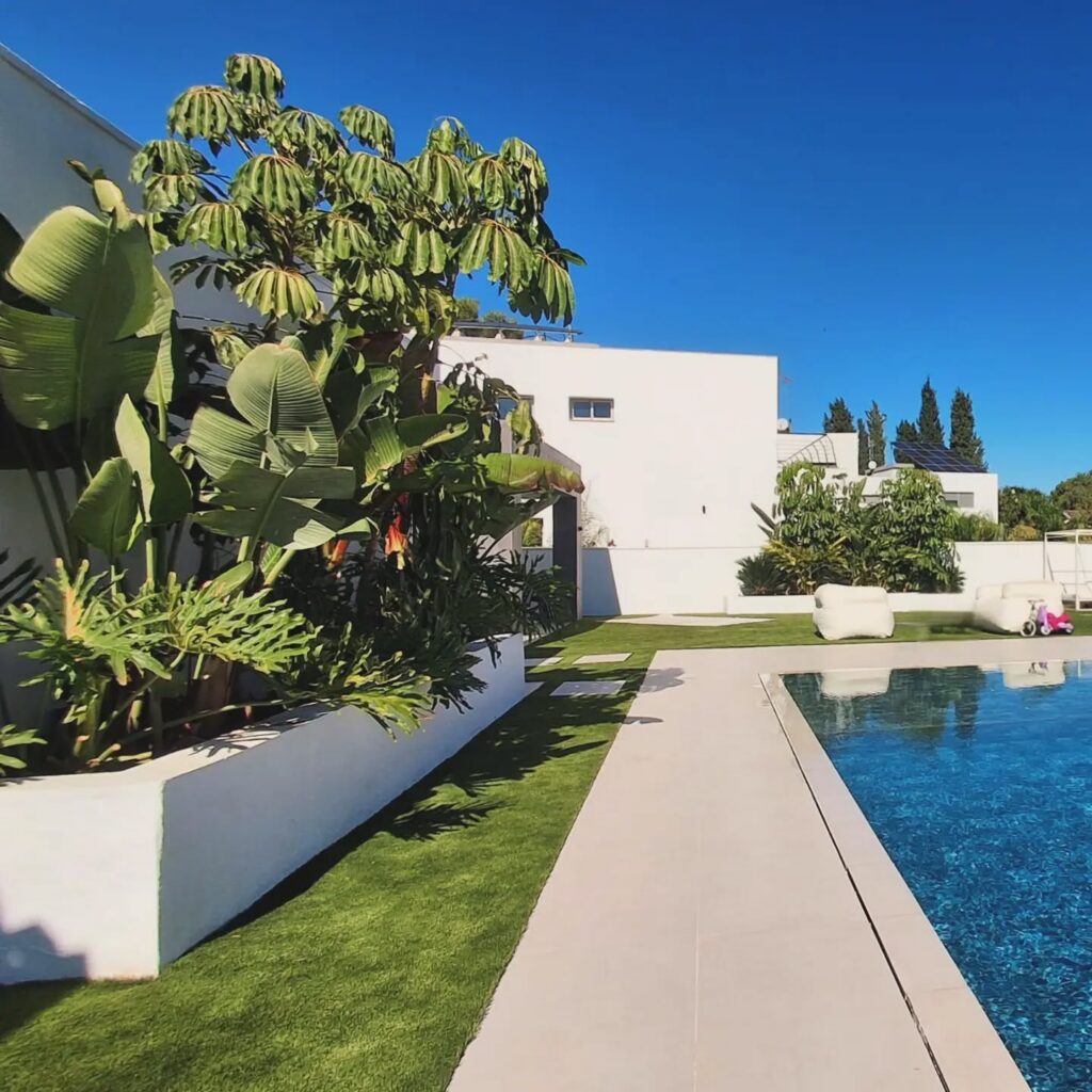 Instagram post from florisimo.jardines. This post is in position 1.